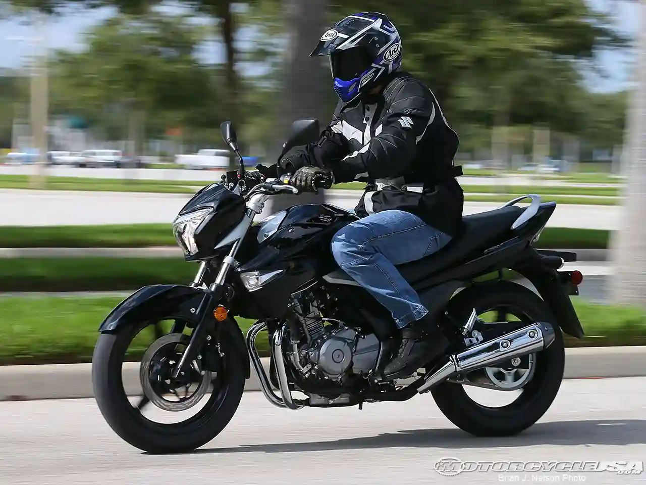 Suzuki GW250 2013