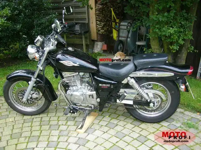 Suzuki GZ 250 Marauder 2000