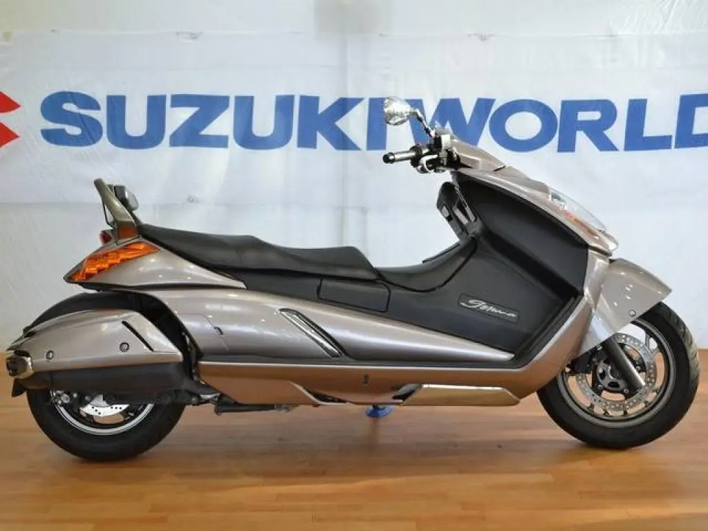 Suzuki Gemma 2011
