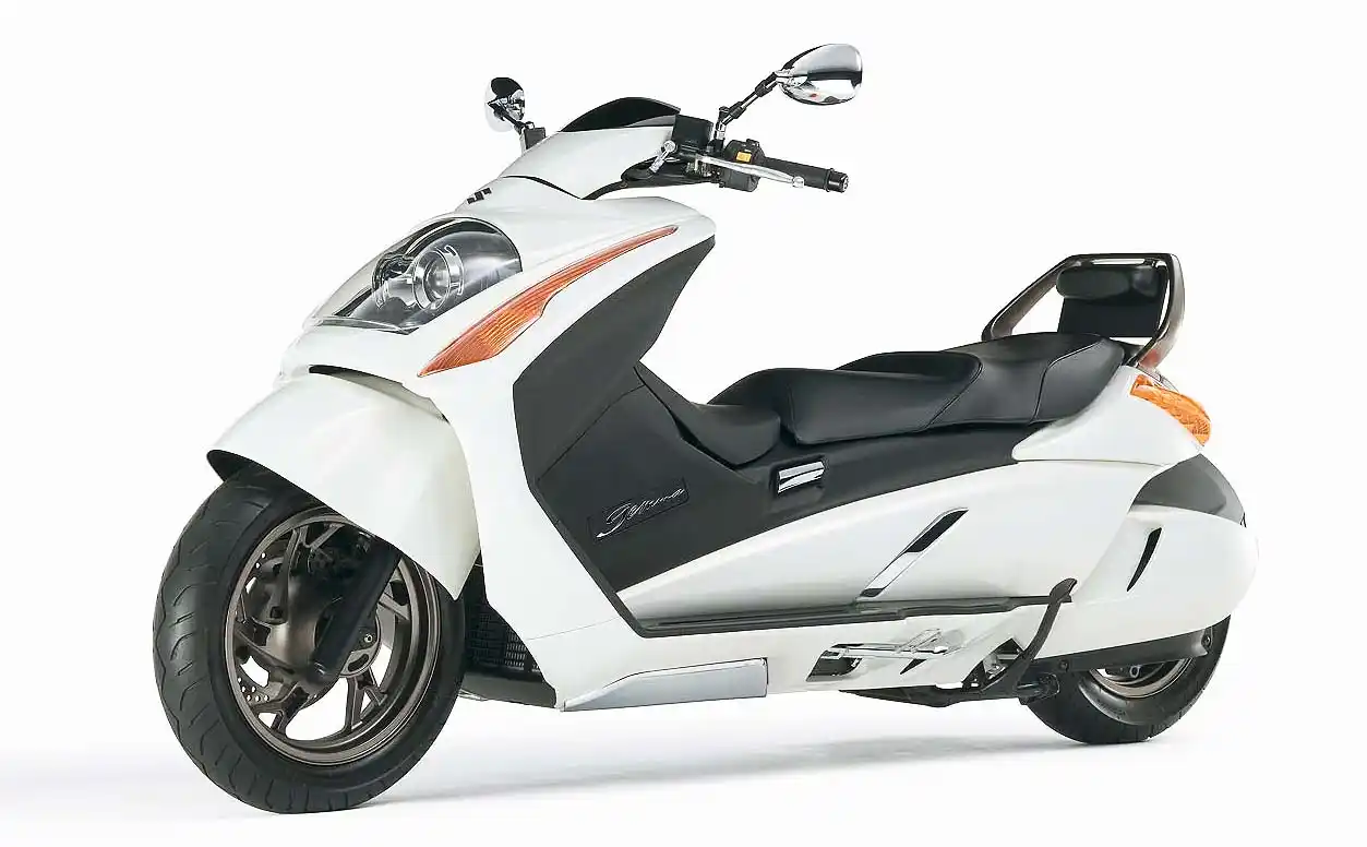 Suzuki Gemma 2012