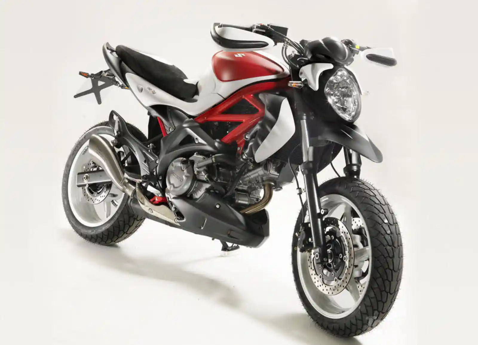 Suzuki Gladius 400 2010