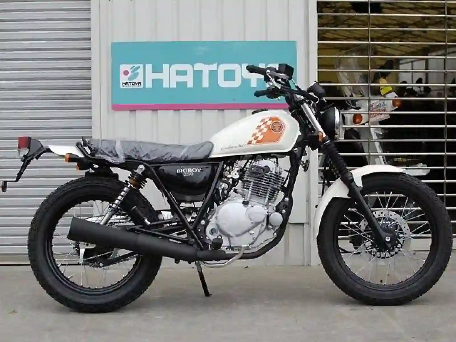 Suzuki Grasstracker Bigboy 2011