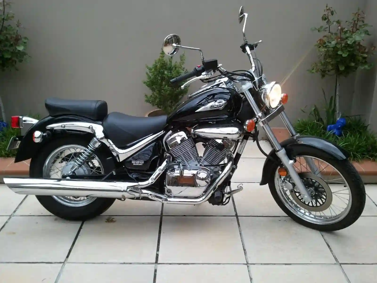 Suzuki Intruder 250LC 2014