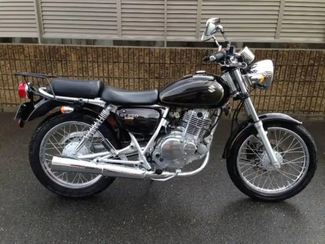 Suzuki ST250 E Type 2013