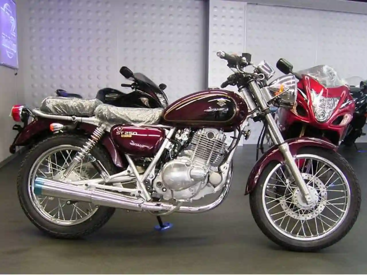 Suzuki ST250 E Type 2014