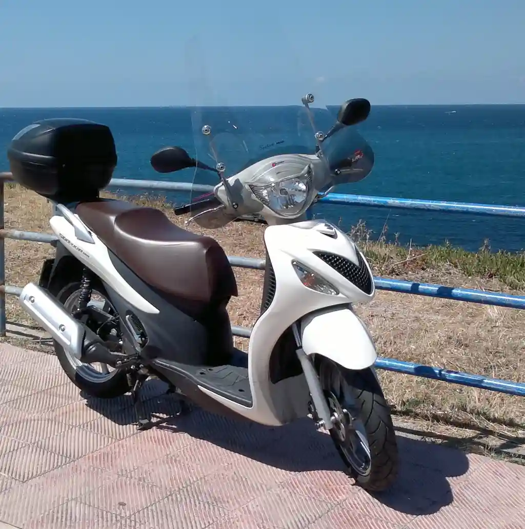 Suzuki Sixteen 2011