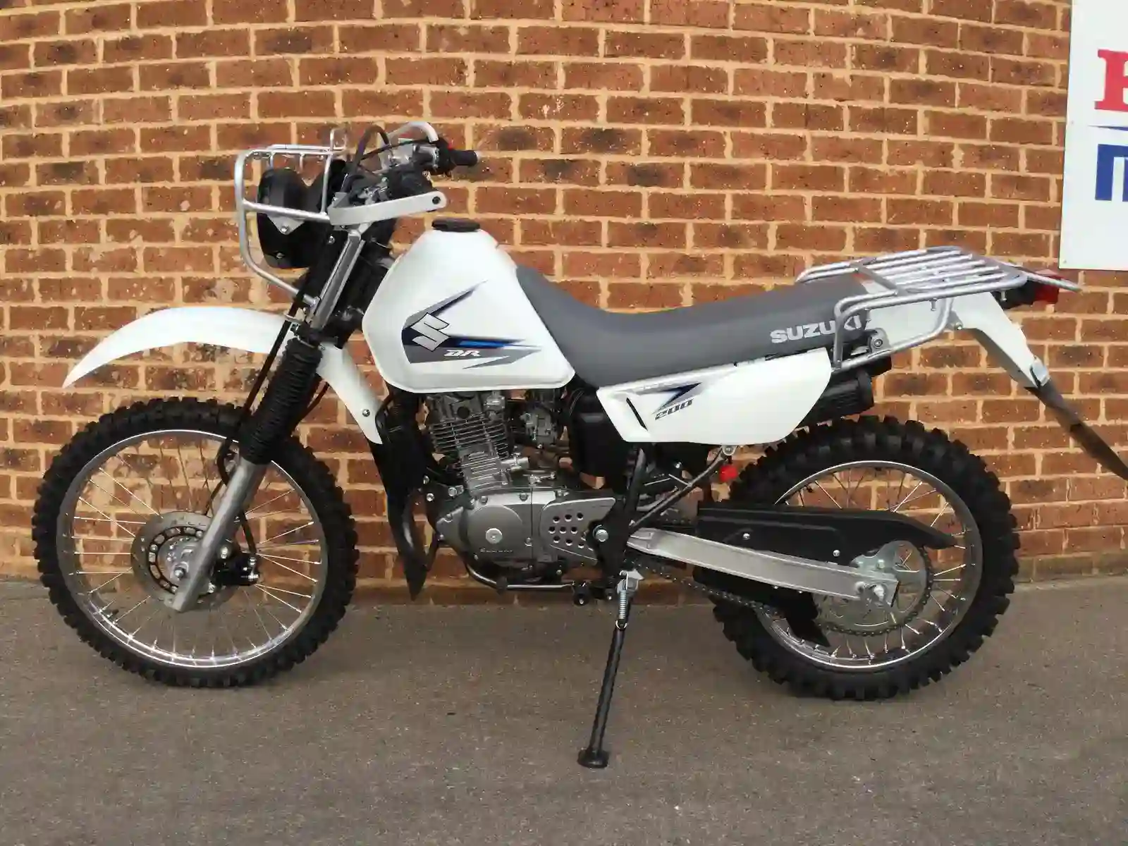 Home 2 Suzuki Trojan 2018