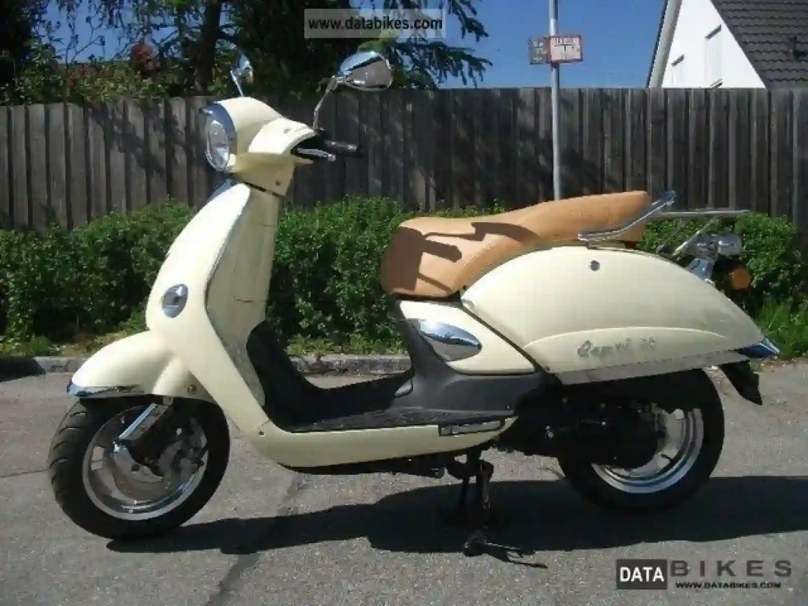 Tauris Capri 50 4T 2011