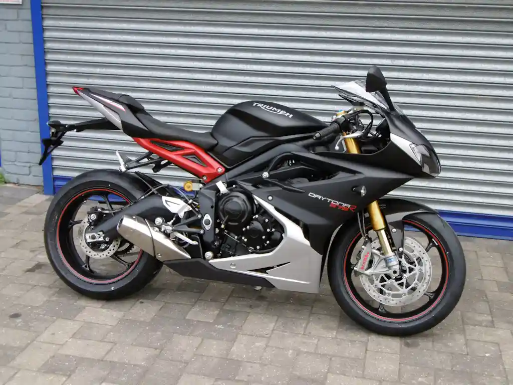 Triumph Daytona 675 R ABS 2015