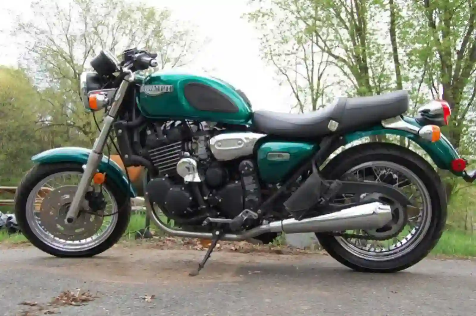 Triumph Legend TT 2000