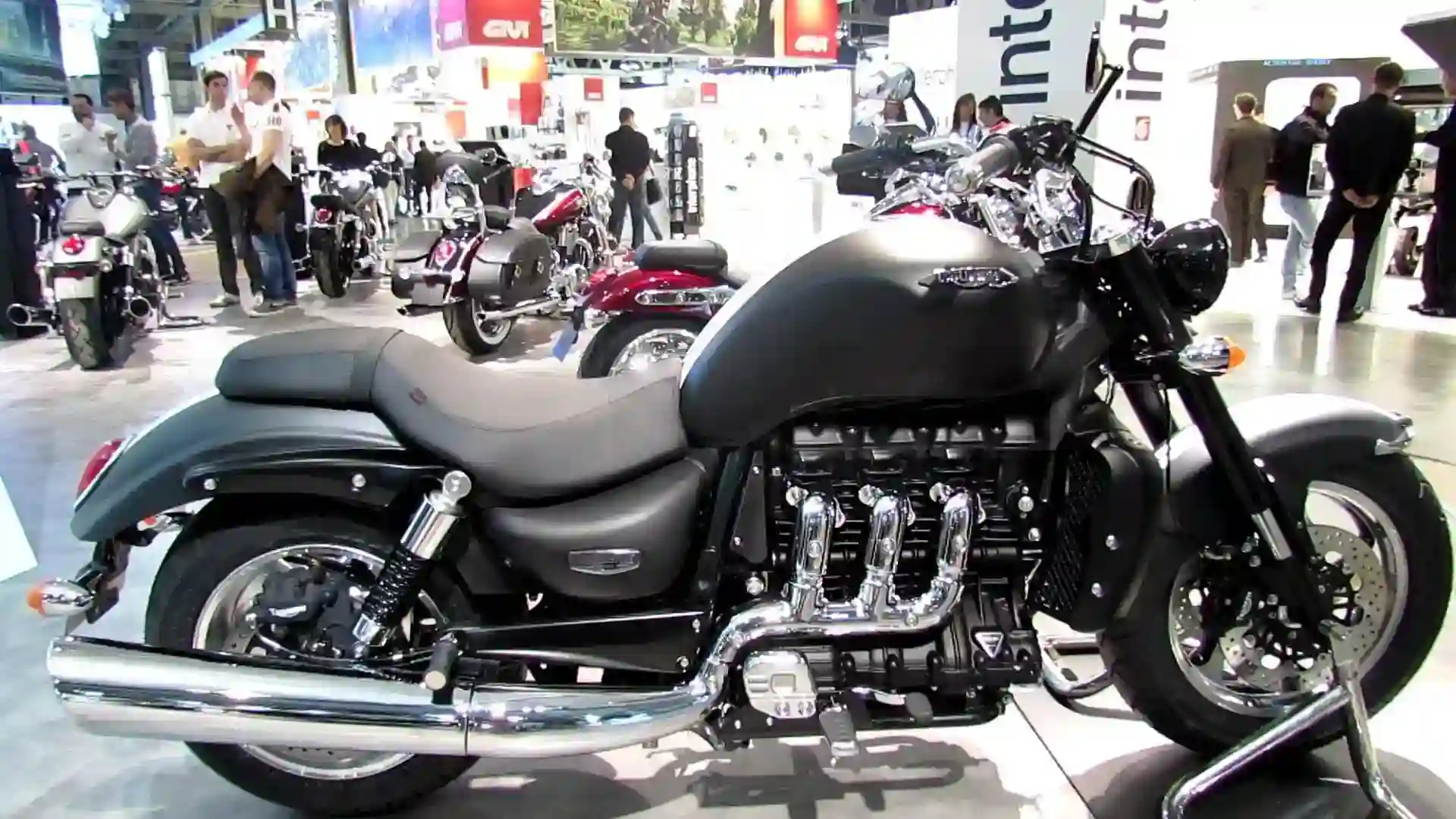 Triumph Rocket III Roadster 2014