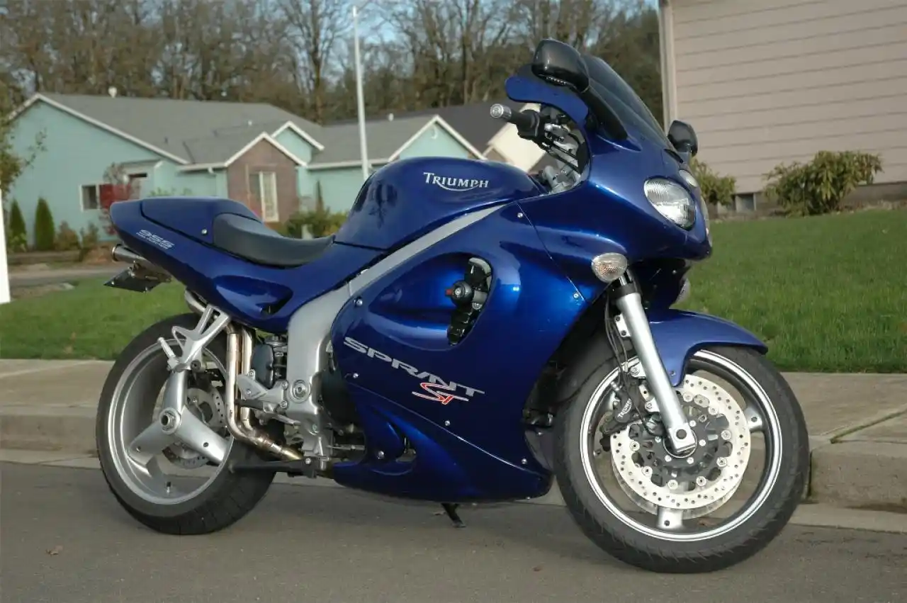 Triumph Sprint ST 2004