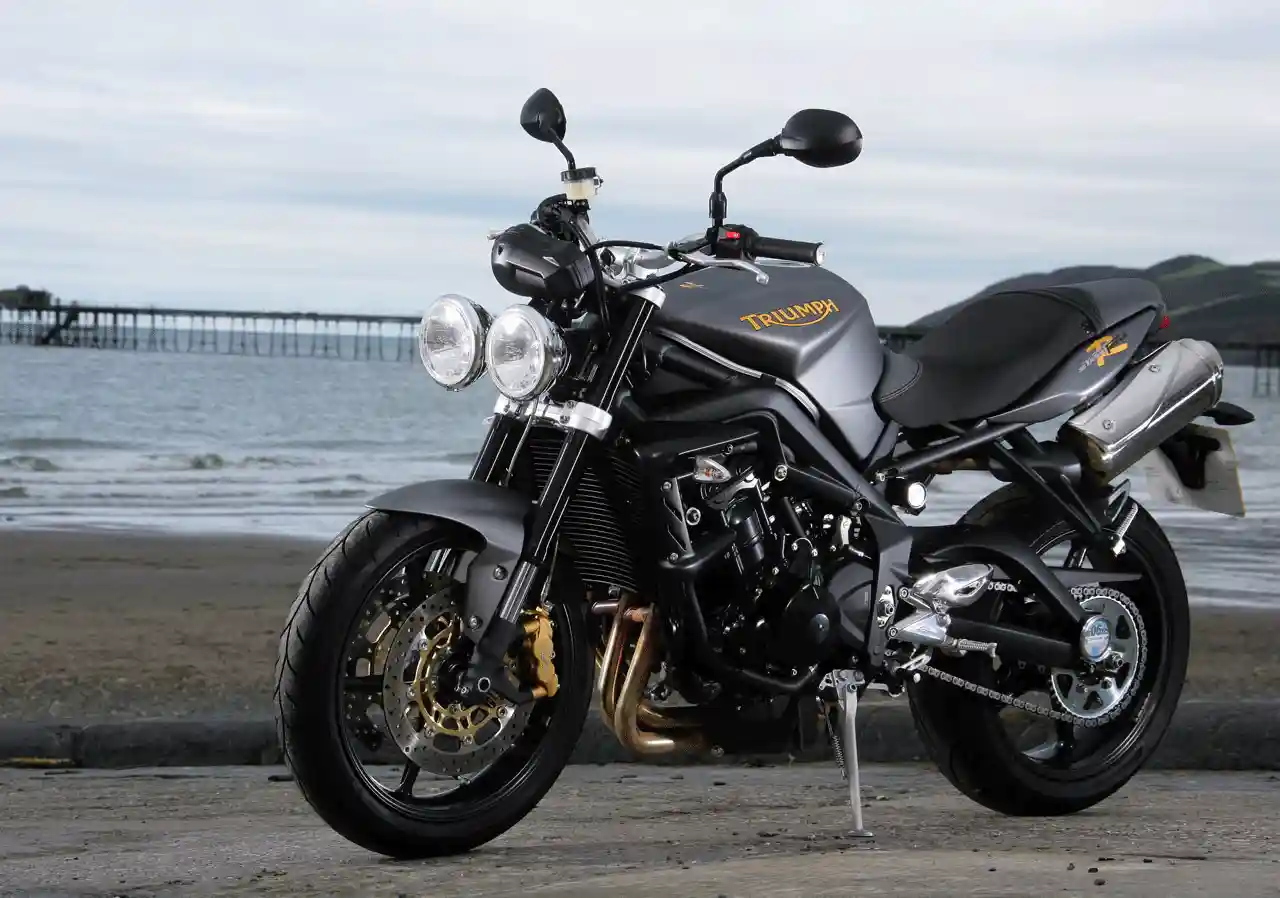 Triumph Street Triple R 2010