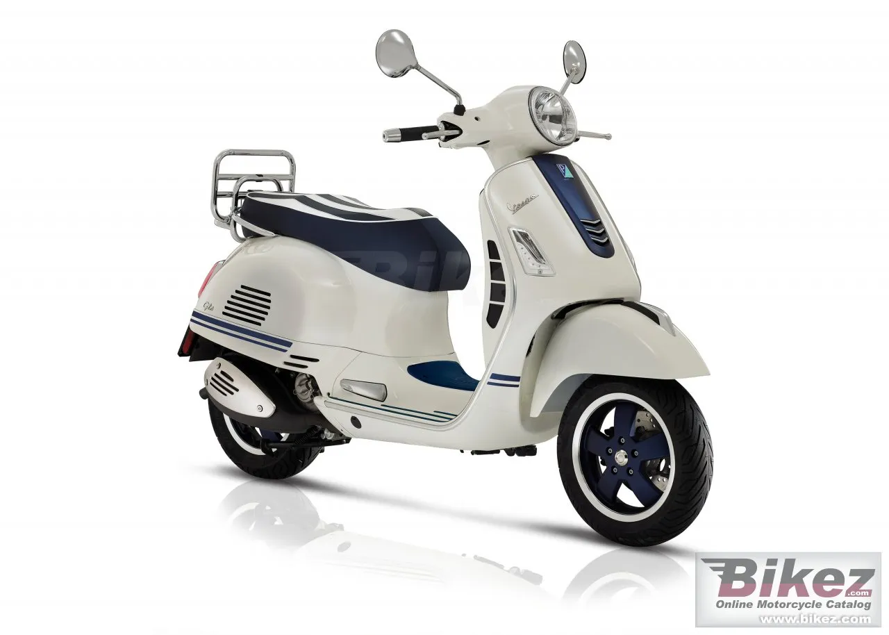Vespa GTS 300 Yacht Club 2019