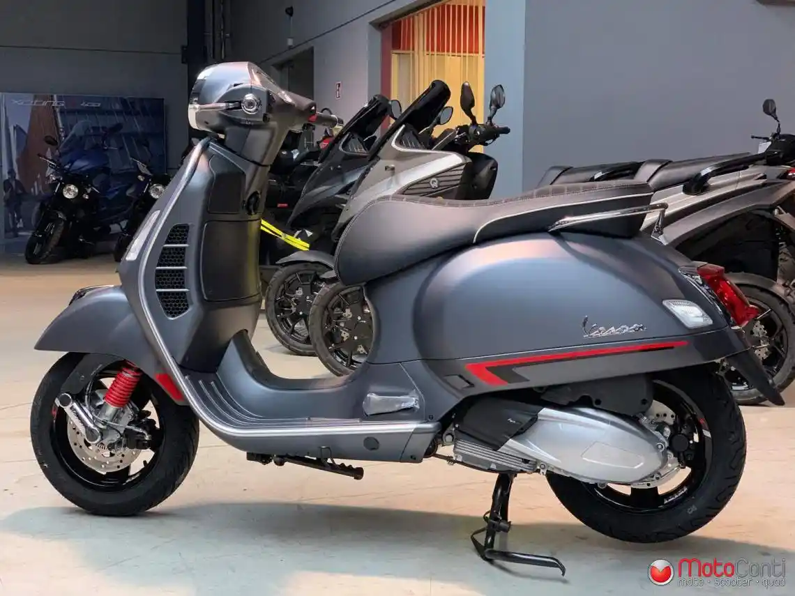 Vespa GTS Super 125 2021