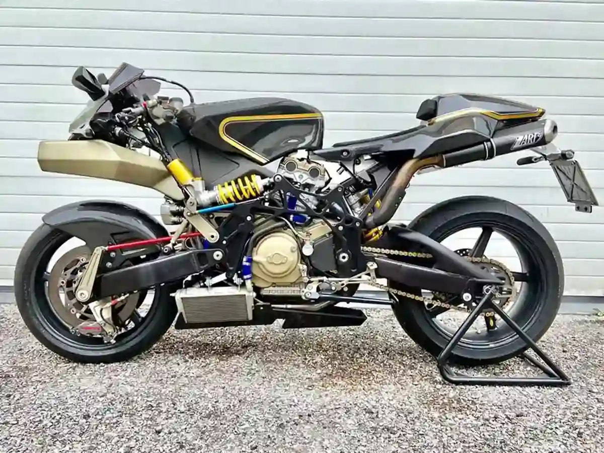 Vyrus 985 C3 4V 2015