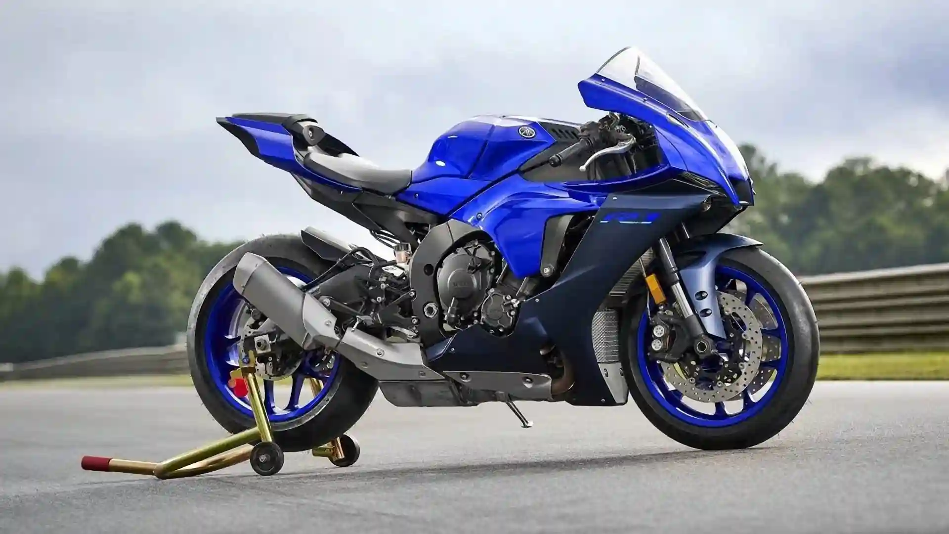 Yamaha R1 2023
