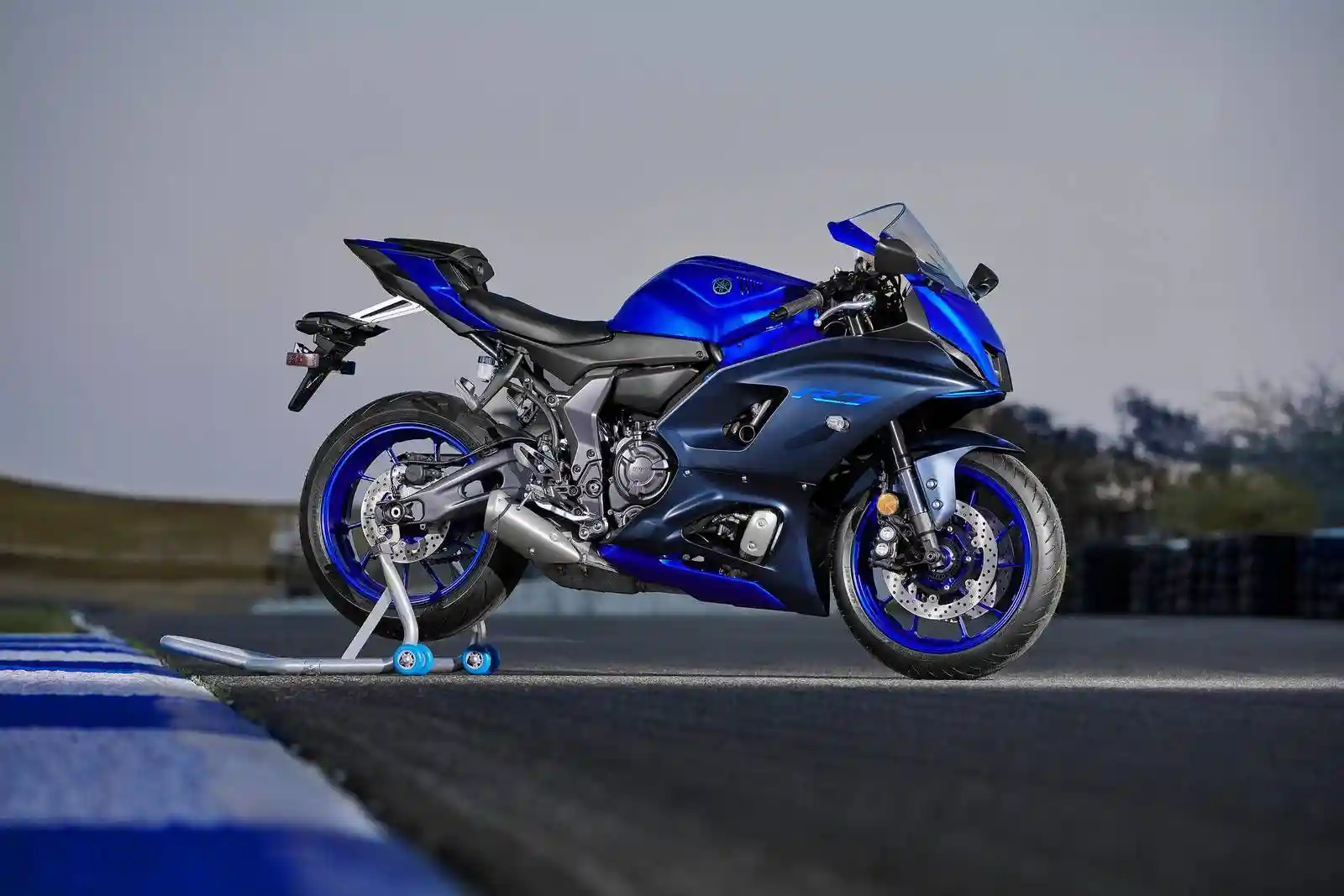 Yamaha R7 2022
