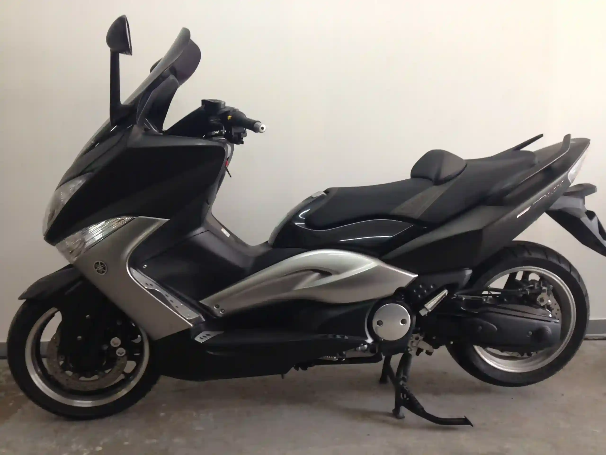 Yamaha TMAX Tech Max 2011