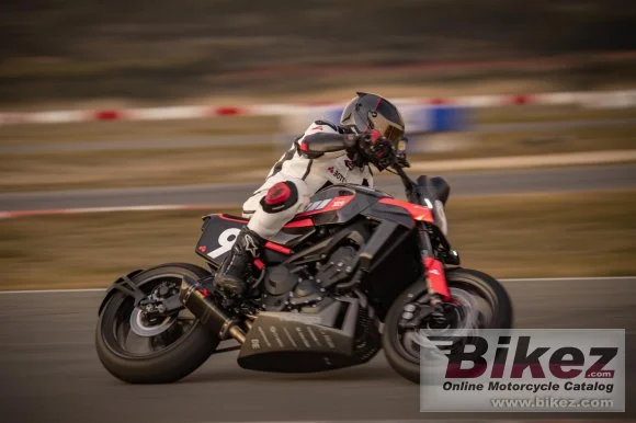 Yamaha XR9 Carbona 2021
