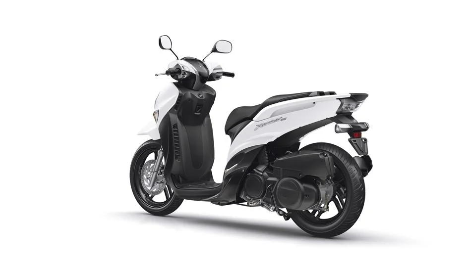 Home 1 Yamaha Xenter 150 2017